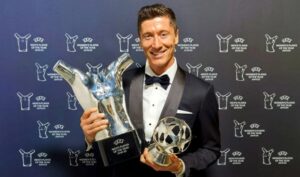 Lewandowski được vinh danh ở tầm thế giới với The Best FIFA Men’s Player và UEFA Men’s Player of the Year. 