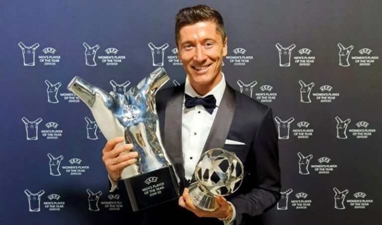 Lewandowski được vinh danh ở tầm thế giới với The Best FIFA Men’s Player và UEFA Men’s Player of the Year. 