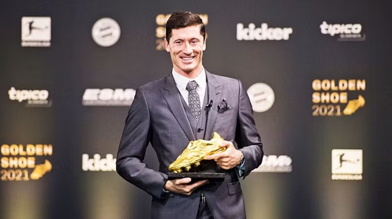 European Golden Shoe và Gerd Müller Trophy khẳng định bản năng ghi bàn xuất sắc của Lewandowski.