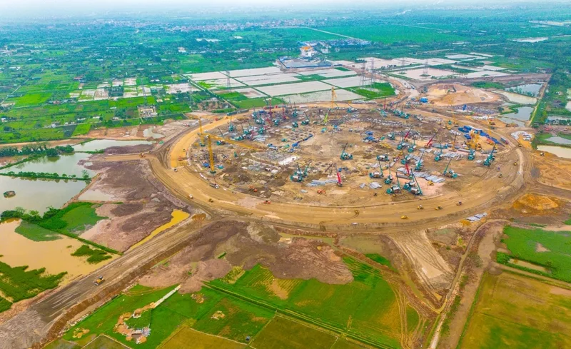Xây dựng sân vận động lớn nhất Việt Nam là bài toán phức tạp, đòi hỏi vốn đầu tư lớn, quy hoạch giao thông, vận hành chuyên nghiệp và mô hình khai thác dài hạn.