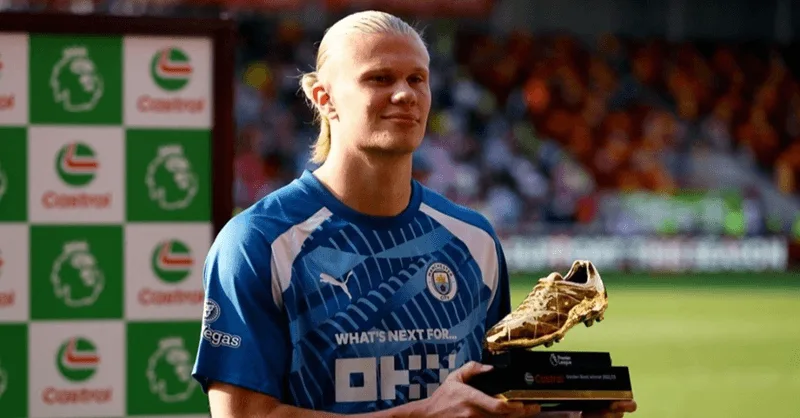 Tiền đạo người Na Uy kiêu hãnh bên danh hiệu Gerd Müller Trophy và Chiếc giày vàng châu Âu.