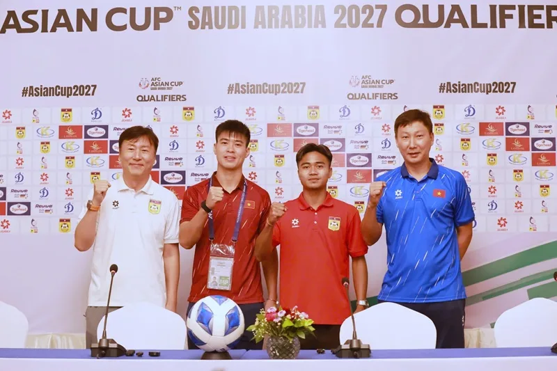 Cuộc đối đầu Việt Nam vs Lào ngày nay đã biến thành màn đấu trí chiến thuật hấp dẫn của các chuyên gia.